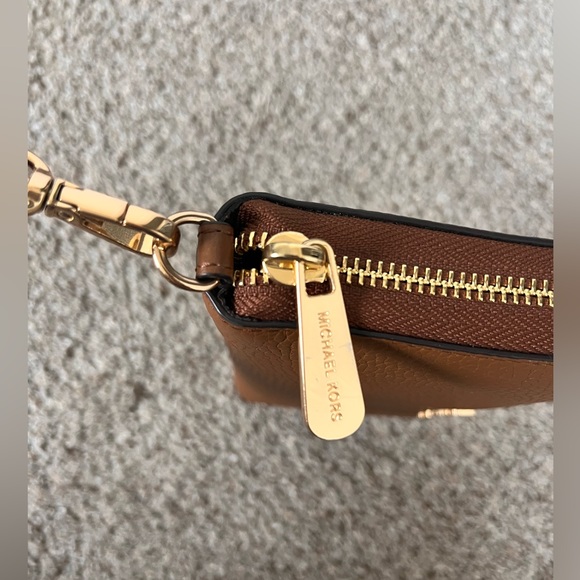 Michael Kors Brown Wallet/Wristlet - Picture 4 of 14